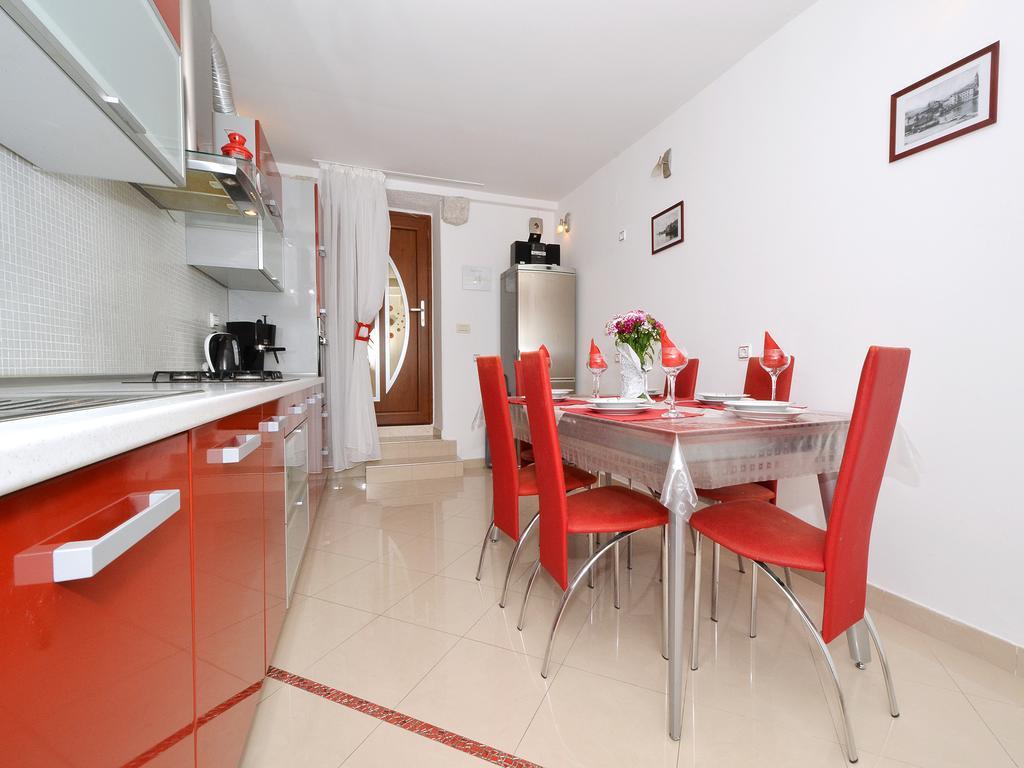 Apartment Nikolina Trogir Exteriör bild