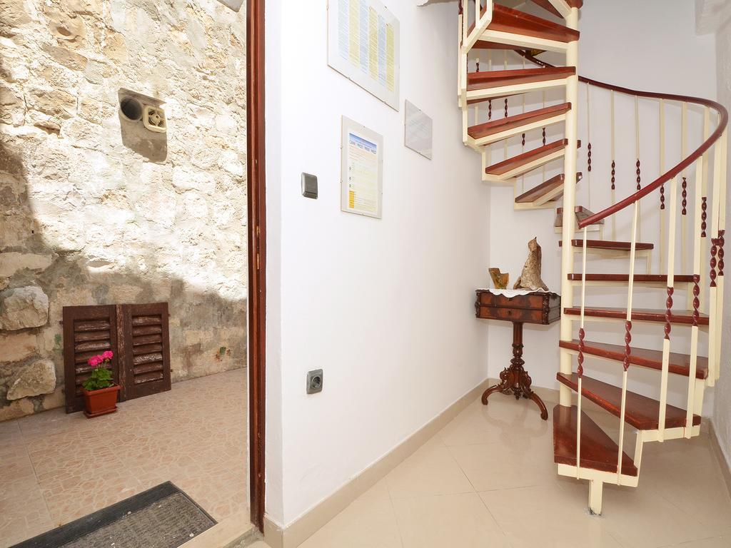 Apartment Nikolina Trogir Exteriör bild