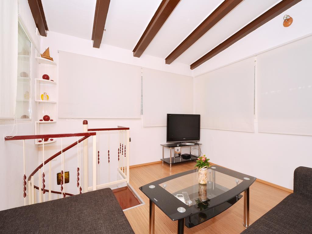 Apartment Nikolina Trogir Exteriör bild